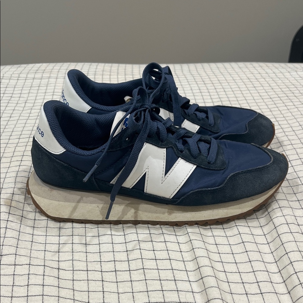 New Balance 237